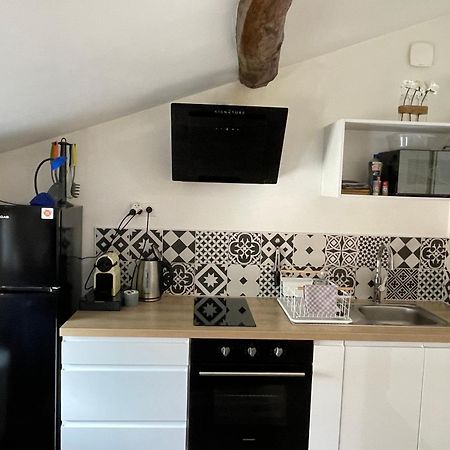 Chez Jean-Yves Et Zoe - Le Saint Andre - Au Calme, Tres Propre, Proche Parkings, Clim Appartement Niort Buitenkant foto