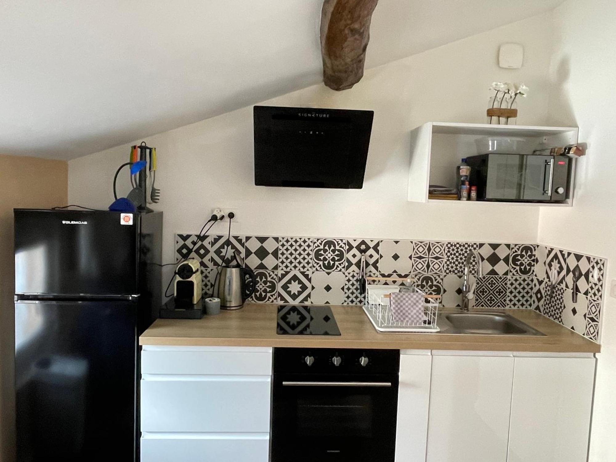 Chez Jean-Yves Et Zoe - Le Saint Andre - Au Calme, Tres Propre, Proche Parkings, Clim Appartement Niort Buitenkant foto